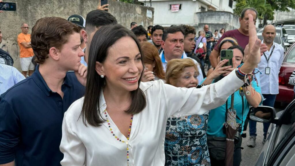 Machado desafía a Maduro y será candidata