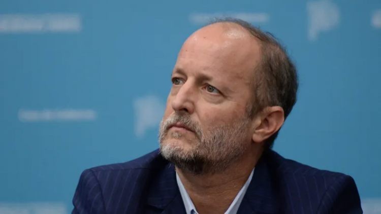 Dirigentes y abogados denunciaron a Insaurralde por enriquecimiento ilícito Dirigentes y abogados denunciaron a Insaurralde por enriquecimiento ilícito