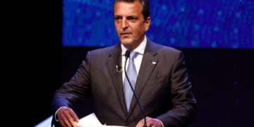 Massa le pidió a Insaurralde que renuncie a su candidatura a concejal