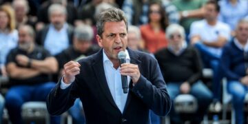 El Gobierno intenta contener al dólar antes de las elecciones