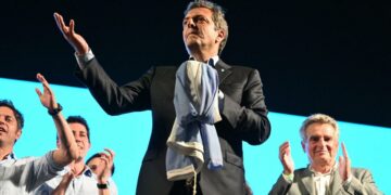 Massa logró un aumento del 72,81% de los votos entre agosto y octubre