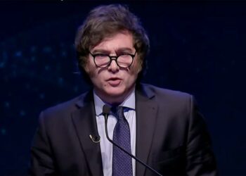 Milei criticó los plazos fijos y alimentó la corrida cambiaria