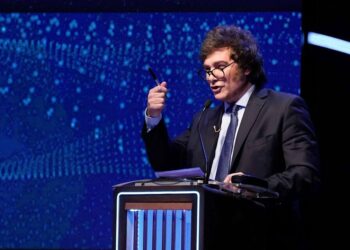 Desmienten las afirmaciones de Milei sobre la violencia en los ‘70