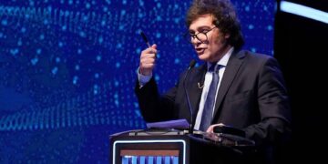 Desmienten las afirmaciones de Milei sobre la violencia en los ‘70