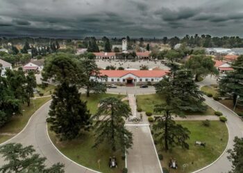 Un soldado sufrió de un disparo en el pecho mientras estaba de guardia en la Escuela de Suboficiales