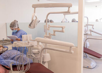 Odontólogos de Córdoba suspenden la atención a afiliados del Apross