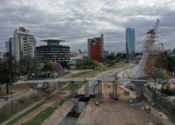 Avanza la obra del nuevo puente peatonal céntrico