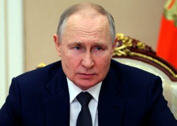 Putin apuntó a EE.UU. y Jamenei desligó a Irán