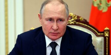 Putin apuntó a EE.UU. y Jamenei desligó a Irán