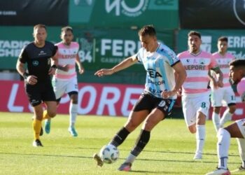 Racing perdió, pero mantuvo la categoría