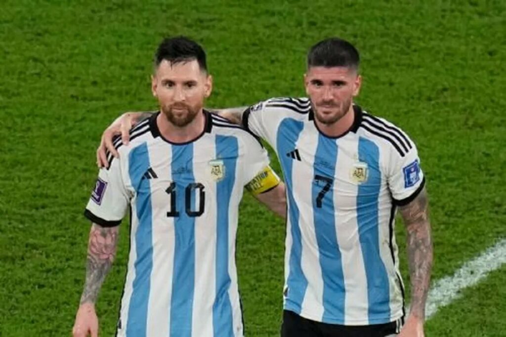 La cómica publicación de De Paul con Messi y la Copa del Mundo en el centro de la escena