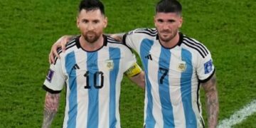 La cómica publicación de De Paul con Messi y la Copa del Mundo en el centro de la escena