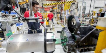 Los salarios subieron 7,6% en agosto, contra el 12,4% del IPC
