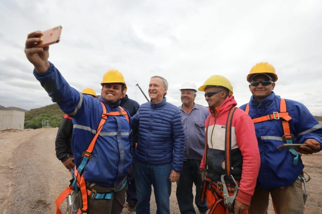 La Calera: Schiaretti recorrió una obra de saneamiento cloacal