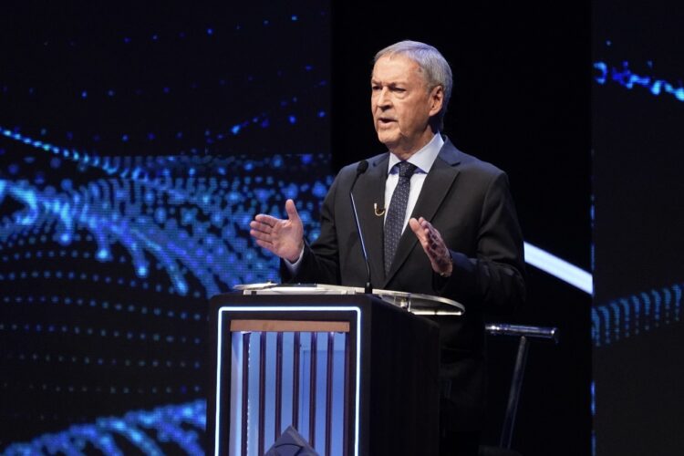 Llaryora elogió la performance de Schiaretti durante el debate