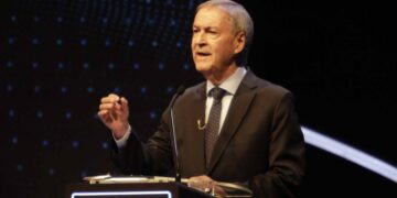 Schiaretti acusó al oficialismo y a JxC de “destruir la economía”