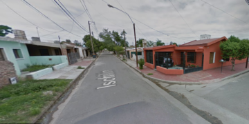 Asesinan a un hombre mientras llevaba a su hija a la escuela para robarle la camioneta