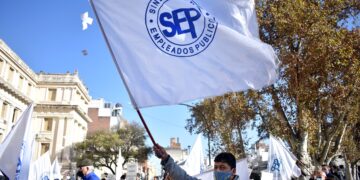 El SEP pide el pase a planta permanente de 829 contratados