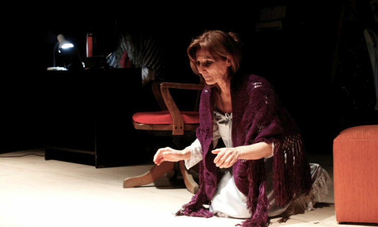 La propuesta teatral “Un mismo árbol verde” escrita por Claudia Piñeiro.