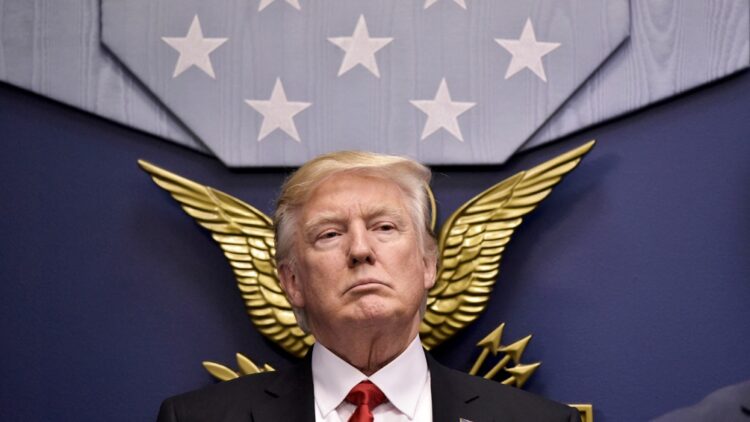 Trump arremete contra un juez