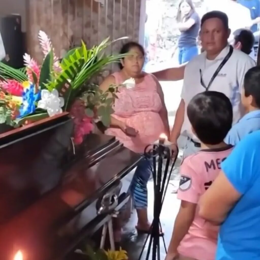 En medio del velorio de su hijo, un llamado lo cambió todo