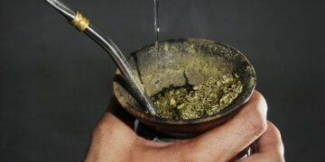 El mate, una combinación de valores sociales, culturales y saludables, cumple 10 años como «infusión nacional»