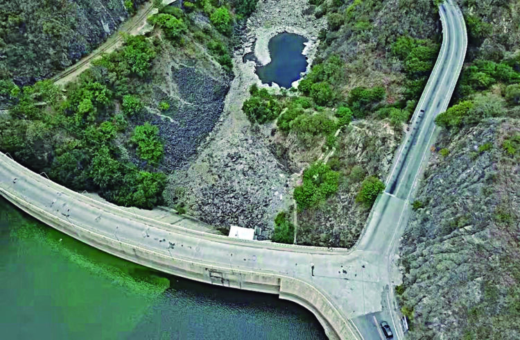 El río San Antonio, con bajo caudal.