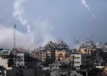 Israel aceptó hacer pausas «diarias de cuatro horas» para el ingreso de ayuda humanitaria a Gaza