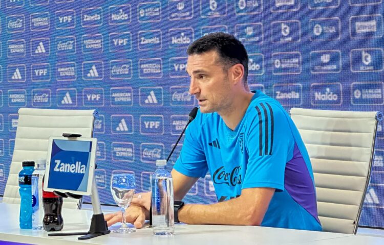 Scaloni confirmó que seguirá como DT de la Selección y habló sobre futuro de Messi