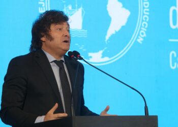 Milei le pidió a empresarios que «despierten» y habló de las «mentiras» de la obra pública y el Mercosur