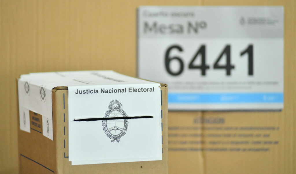 A las 18, cerraron los comicios con una participación del 76% del padrón