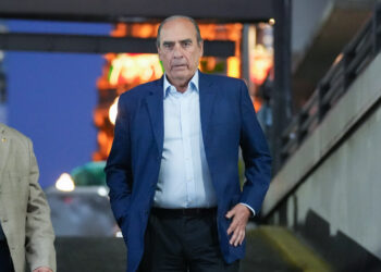 Israel y Hamas acuerdan extender la tregua y el canje de rehenes por prisioneros