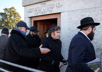 Milei llegó a EE.UU. y comenzó su agenda con la visita a la tumba de un rabino