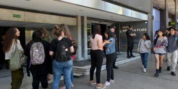 Evacuaron el Ministerio de Mujeres por amenazas de bomba