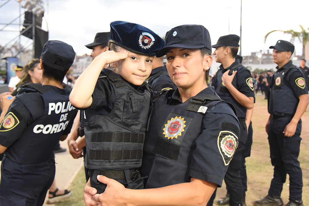 Córdoba suma a sus fuerzas policiales 732 nuevos agentes Córdoba suma a sus fuerzas policiales 732 nuevos agentes