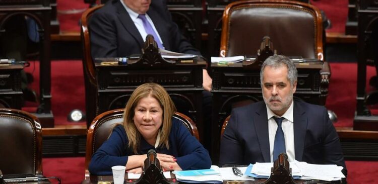 El "Topo" Rodríguez y Camaño se separan de los schiarettistas y forman una nueva bancada