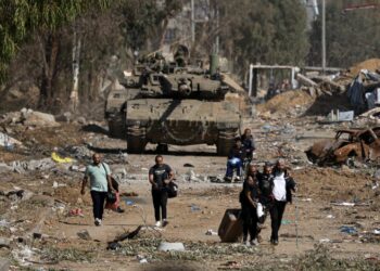 Mujeres y niños palestinos que habían estado presos en Israel se rencontraron con sus familias