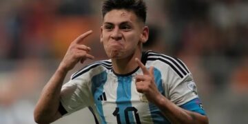 Argentina avanza a semifinales tras golear a Brasil por 3 a 0 con triplete del “Diablito” Echeverri