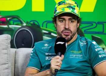 Alonso: «La Fórmula 1 es un deporte duro, no es fútbol”