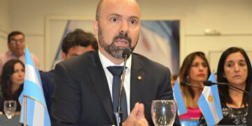 Dos hombres cercanos a Llaryora manifestaron su apoyo a Sergio Massa