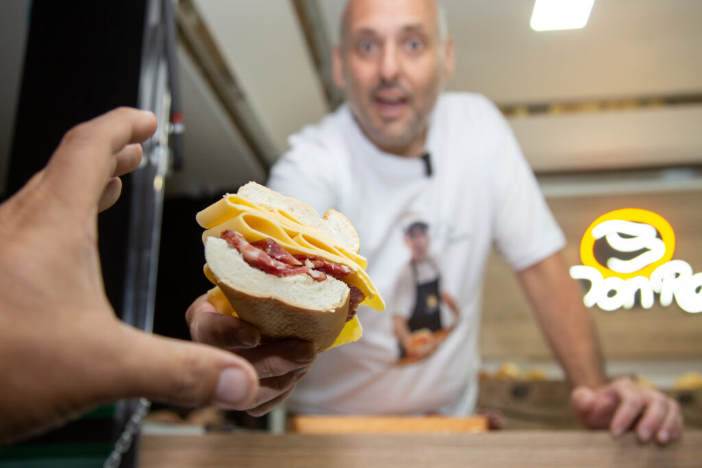 El “Pelado de los sándwiches” expande sus franquicias