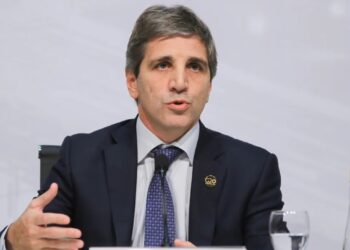 Milei le entrega puestos clave a Macri en su Gobierno y se enfría el plan de dolarización