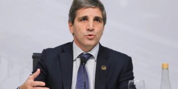 Milei le entrega puestos clave a Macri en su Gobierno y se enfría el plan de dolarización