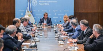 Reapareció Massa para encabezar una reunión con el gabinete económico