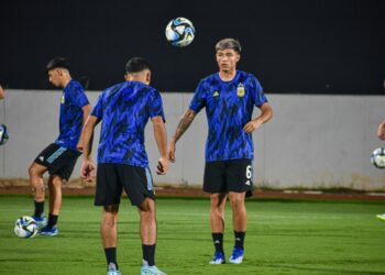 Argentina va por las semifinales ante Brasil