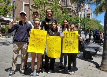 Milei buscará el voto cordobés sobre el cierre de la campaña