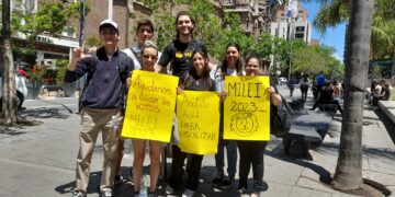 Milei buscará el voto cordobés sobre el cierre de la campaña