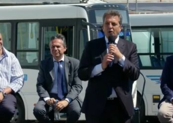 Acompañado de Llamosas y desde Río Cuarto, Massa convocó a los cordobeses a una «nueva etapa»