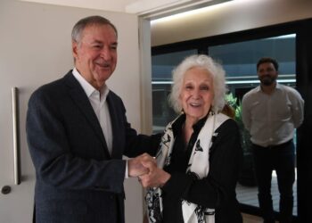 Schiaretti recibió a Estela de Carlotto en el Panal y hablaron «de todo un poco»