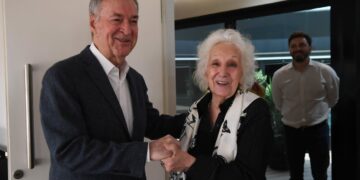 Schiaretti recibió a Estela de Carlotto en el Panal y hablaron «de todo un poco»